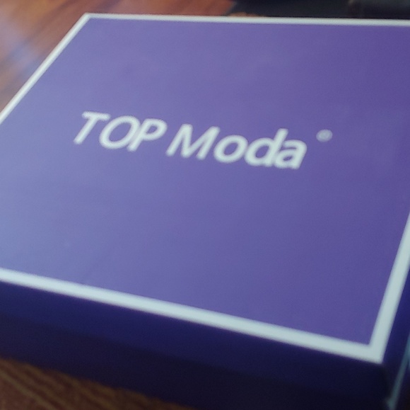 Shoes - Picture 2 of 3